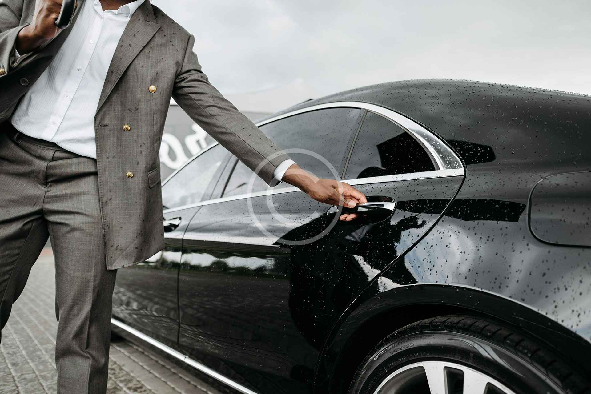 Top 10 Luxury Cars to Rent for Your Next Vacation – Ultimate Performance